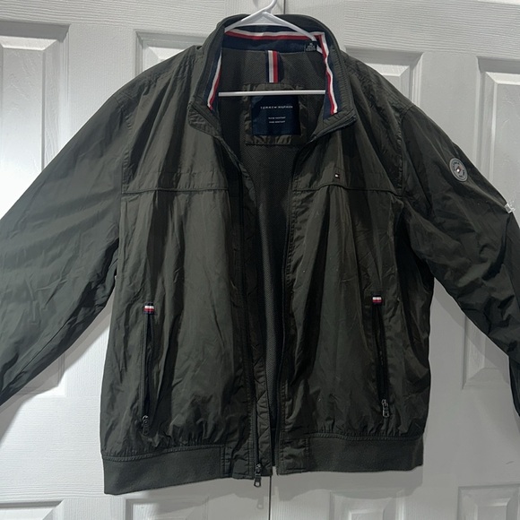 Tommy Hilfiger Green Windbreaker with Standing Collar and Elastic Cuffs - Picture 4 of 9